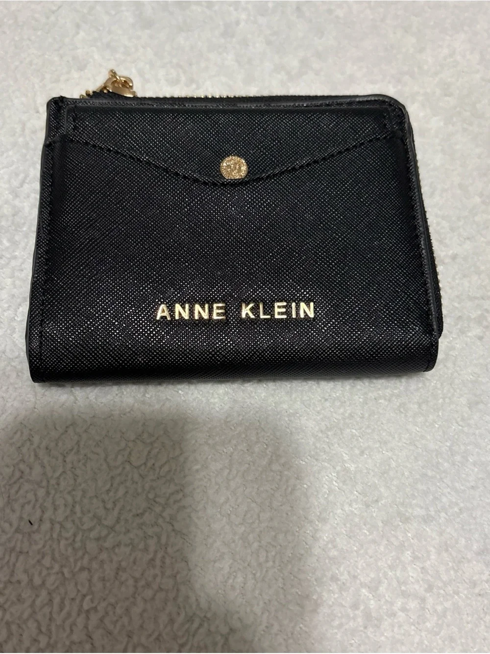 Anne Klein compact anne